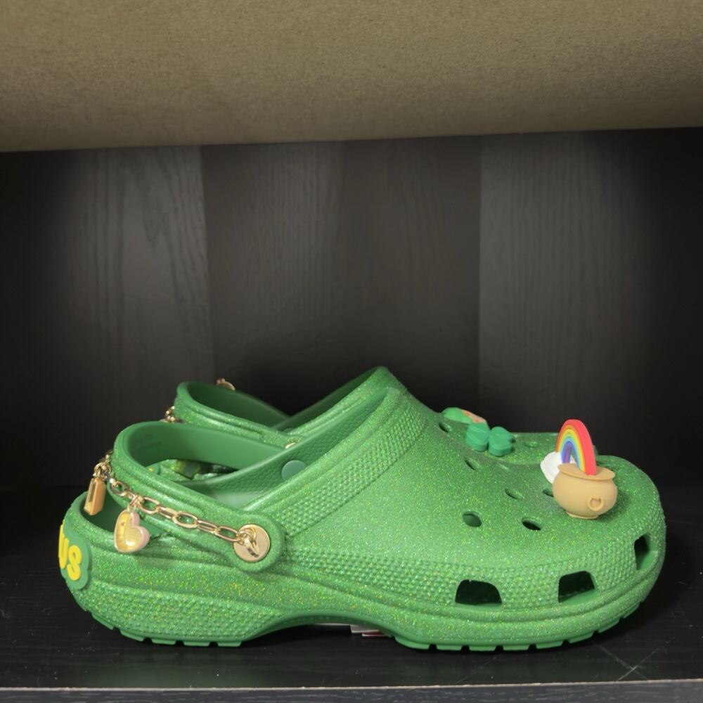 CROCS Lucky Charms Green Mens Size 11 with tons of Jibbitz BRAND NEW